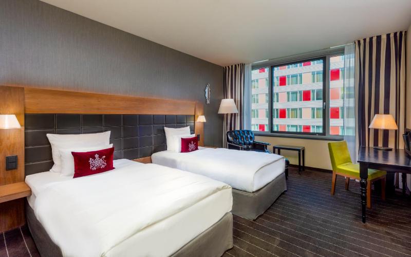 Twin Room image 2