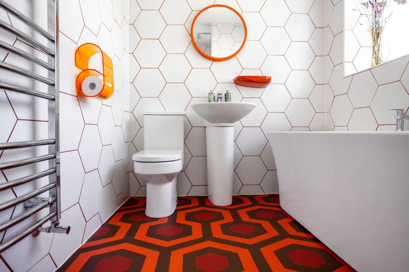 Small Double Room image 3