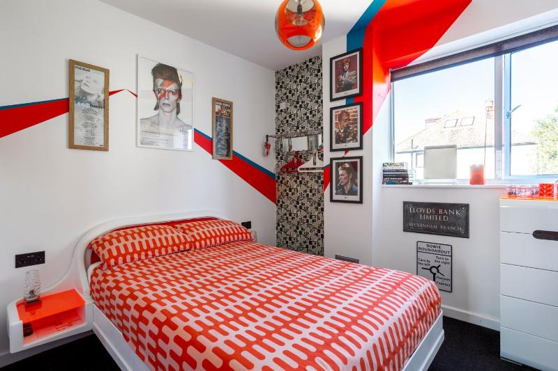 Small Double Room image 1