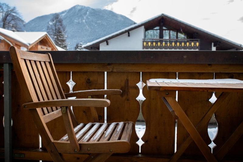 Apartment with Mountain View image 4