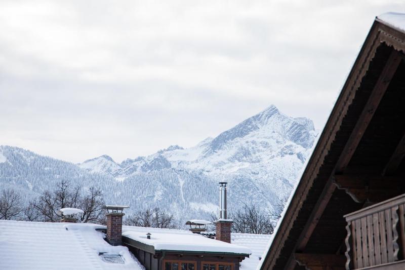 Apartment with Mountain View image 2