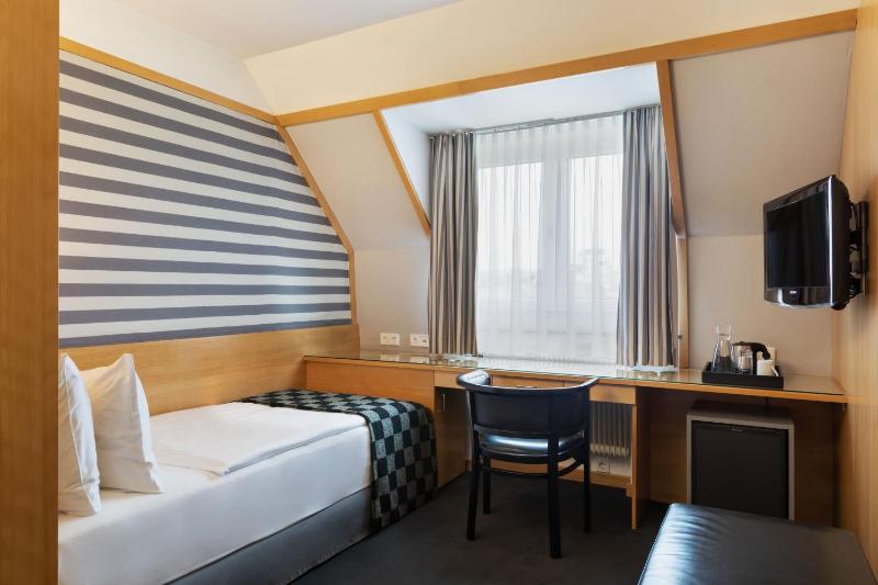 Single Room image 1