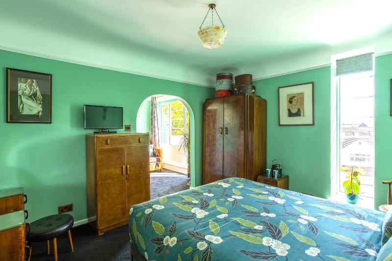 Deluxe Double Room with Balcony image 1