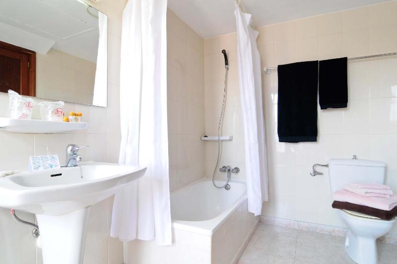 Double Room (1 Adult) image 4