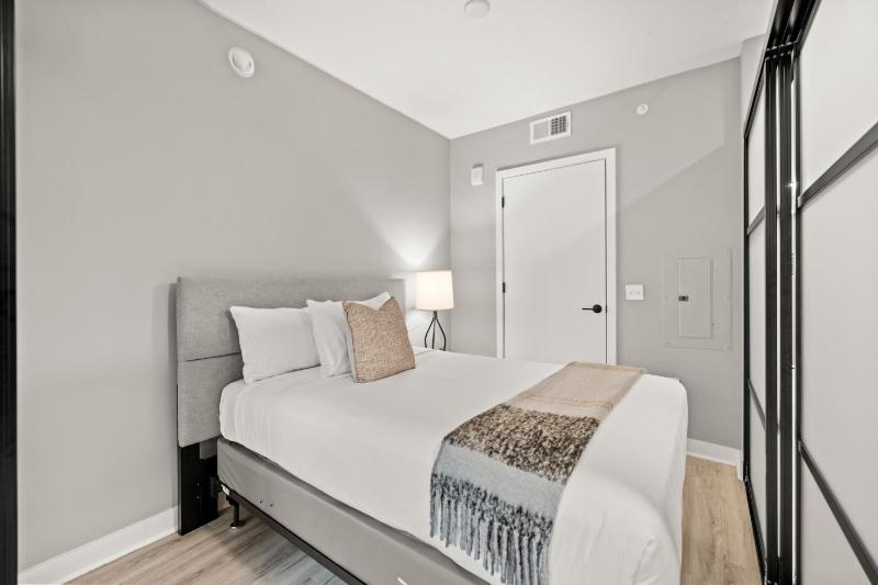 One-Bedroom Apartment image 1