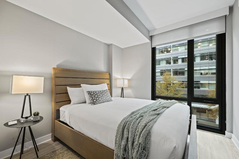 Premium One Bedroom Apartment with Den image 3