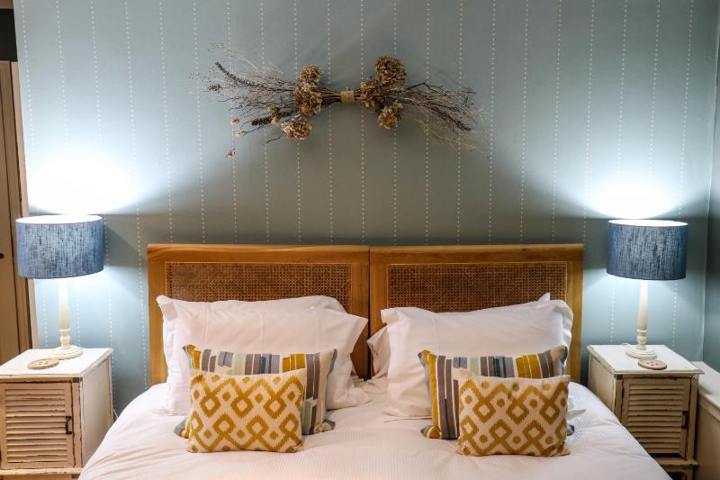 Deluxe Double Room image 2
