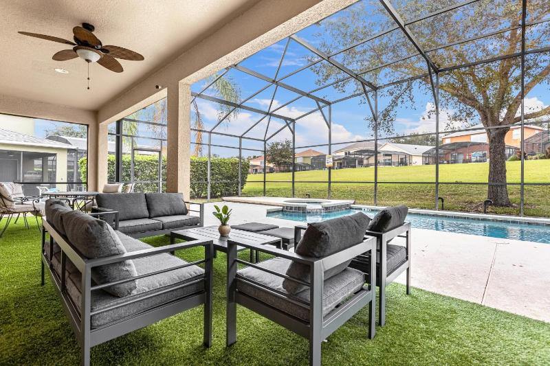 Hidden gem! Gorgeous villa next to Disney - image 16