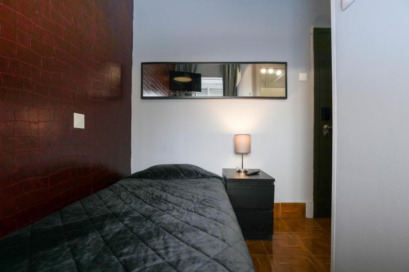 Single Room image 1