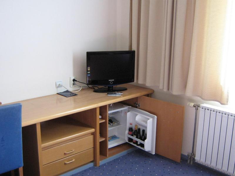 Double Room image 3