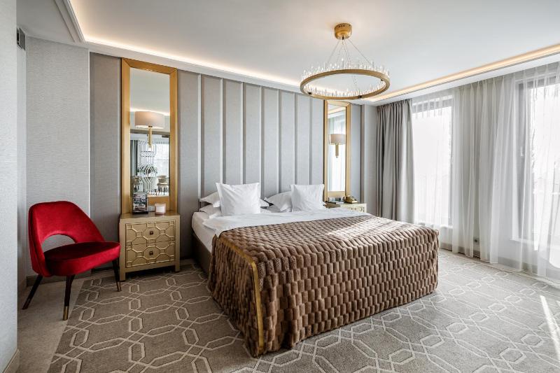 One-Bedroom Apartment image 1