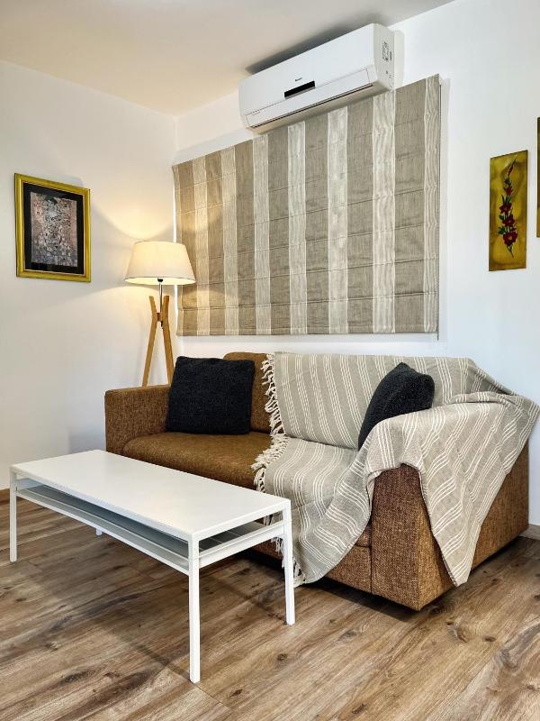Silver Apartment - image 6