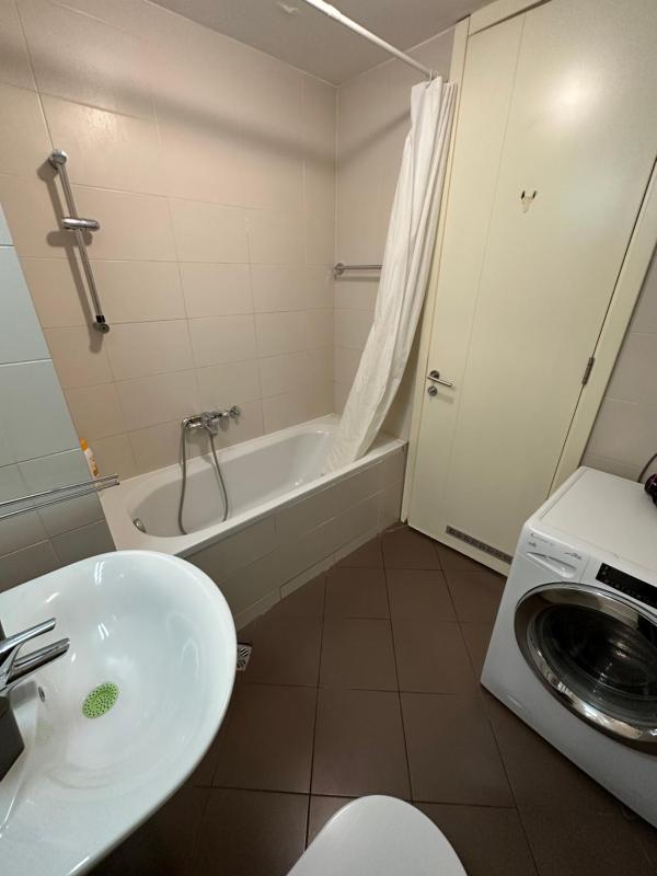 One-Bedroom Apartment image 4