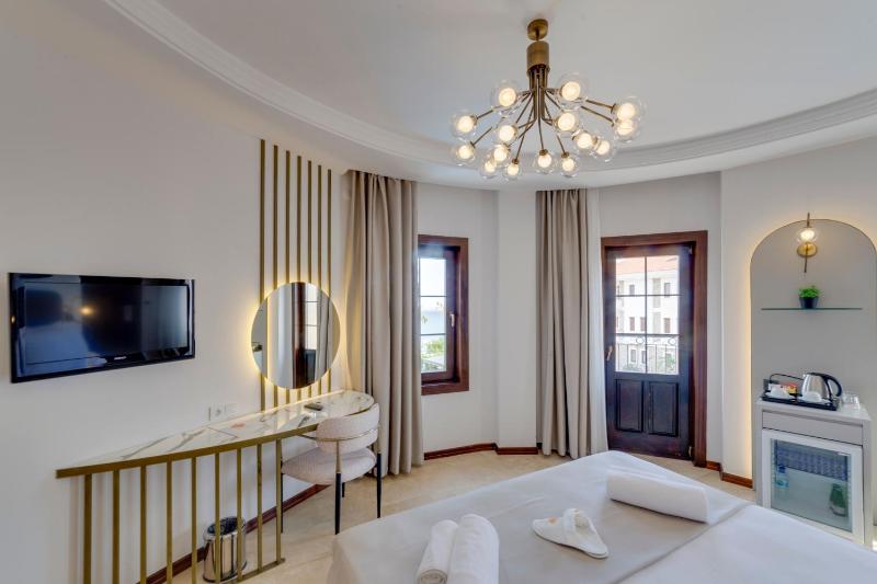 Junior Suite with Sea View image 4