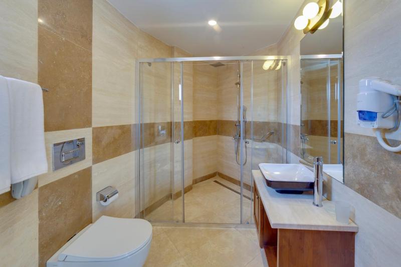 Junior Suite with Sea View image 3