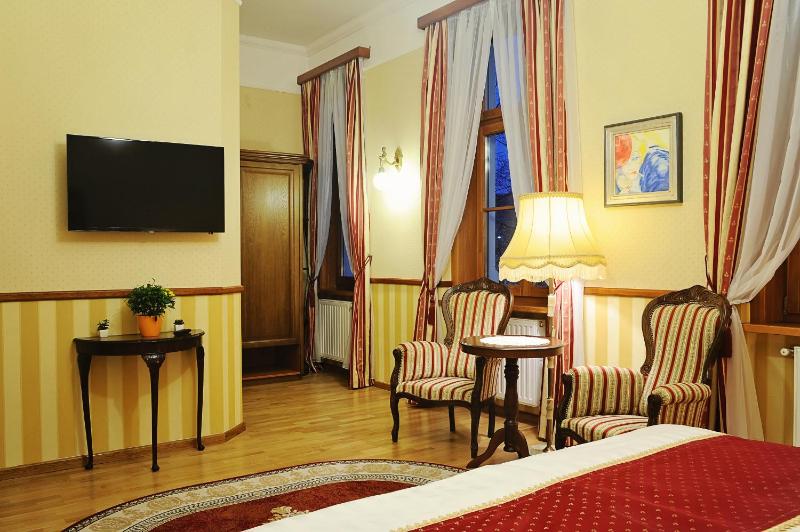 Deluxe King Room image 4