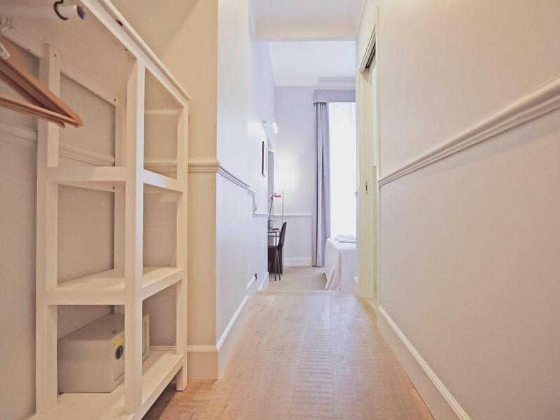 Deluxe Room image 1