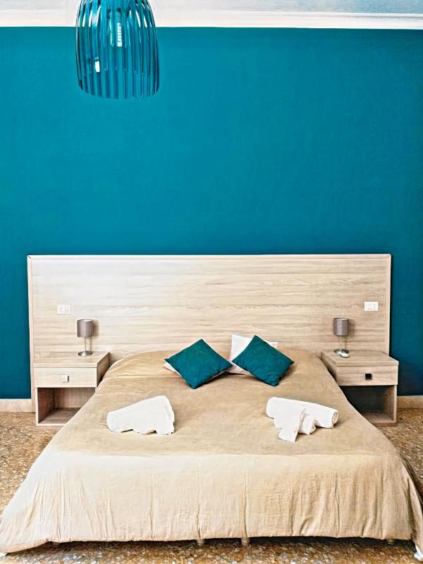 Double or Twin Room image 4
