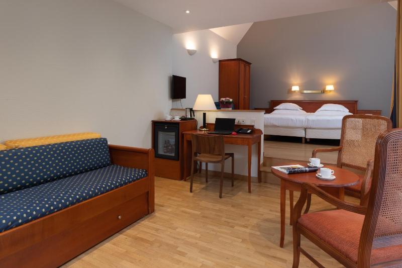 Executive Suite image 1