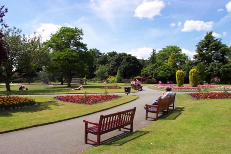 The Grosvenor - Beautiful 2 Bed City Centre Apartment by Greenstay Serviced Accommodation - Secure Parking With Fast Wi-Fi Sleeps 4 - Perfect For Contractors Business Travellers Couples & Families - Long Stays Welcome - image 8