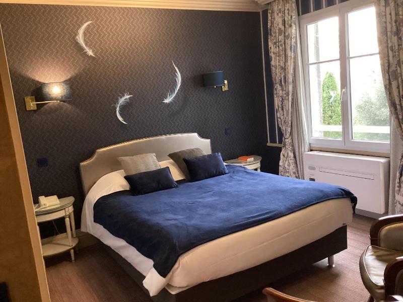 Superior Double Room with Shower image 1