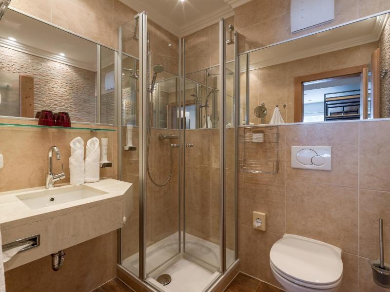 Single Room with Balcony image 2