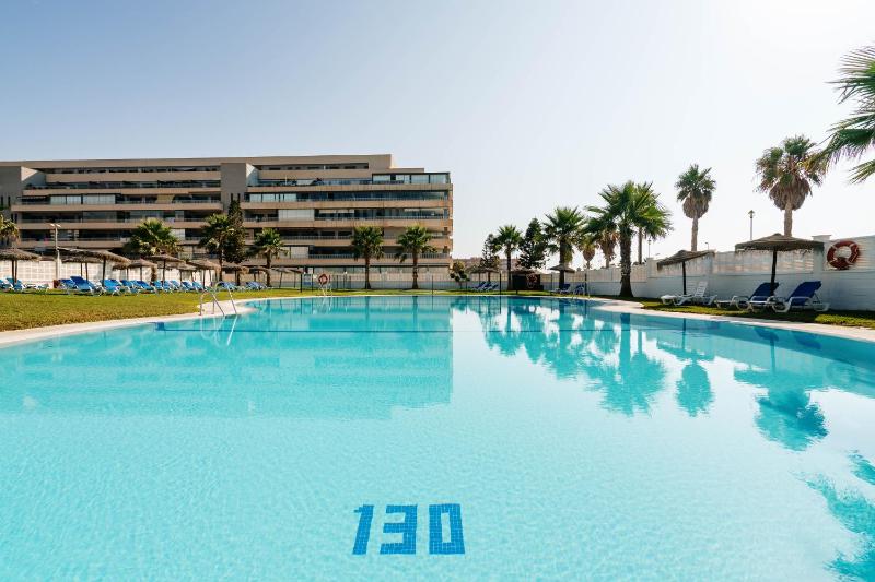 Tres bel apartamento primera linea de Playa Serena - image 1