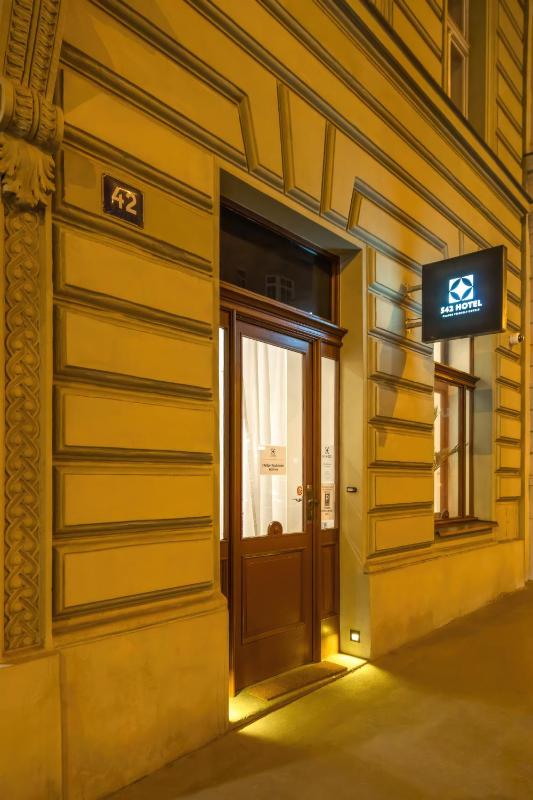 S42 Hotel Prague - image 5