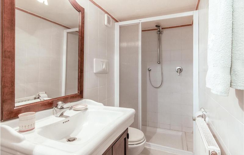 Three-Bedroom Holiday Home  image 3