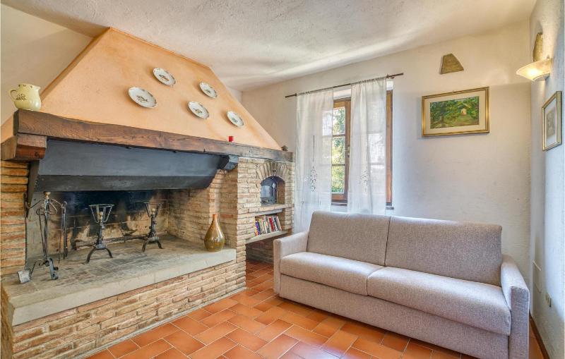 Amazing Apartment In Cortona Ar - image 3