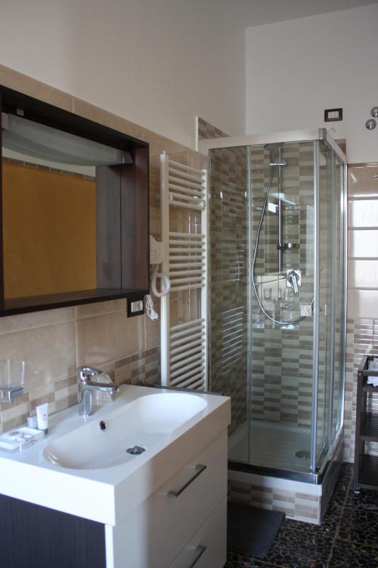 Double or Twin Room with Private Bathroom image 2
