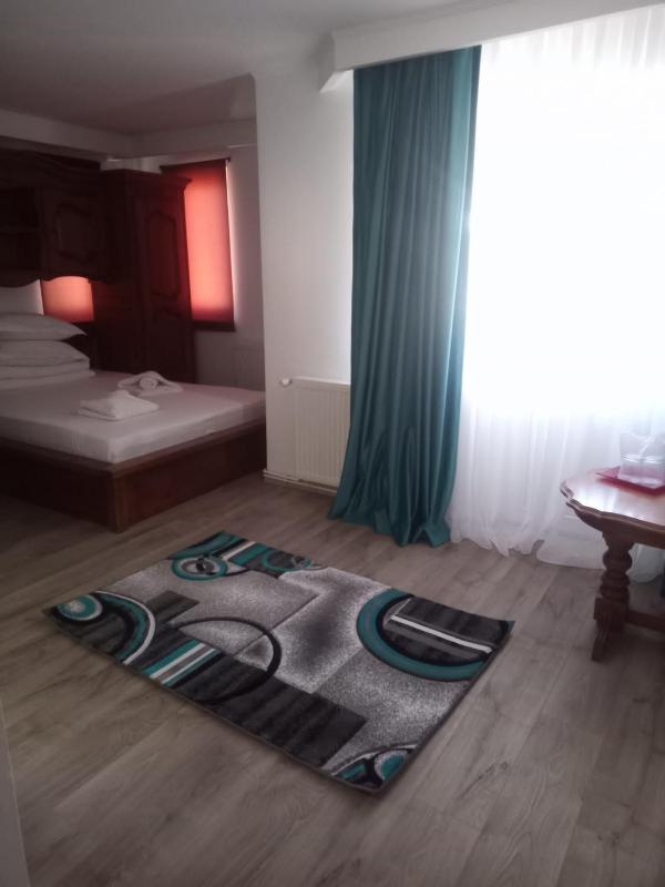Standard Double Room with Private Bathroom image 1