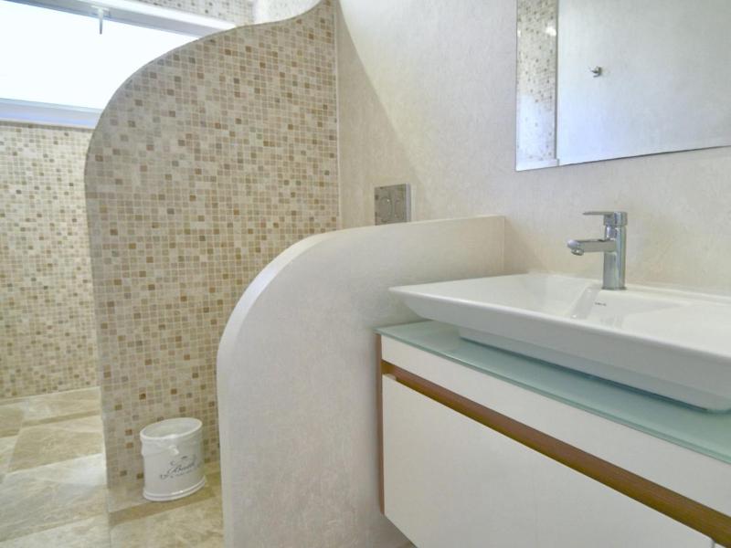 Executive Suite with Garden View image 2