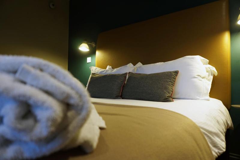 Double Room image 1