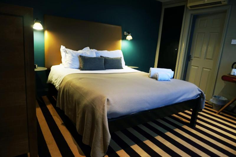Double Room image 4