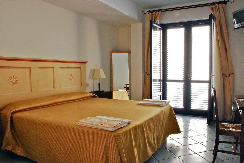 Junior Suite with Garden View image 2