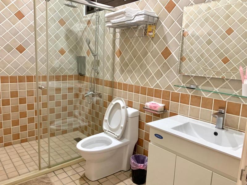 Quadruple Room with Balcony image 2