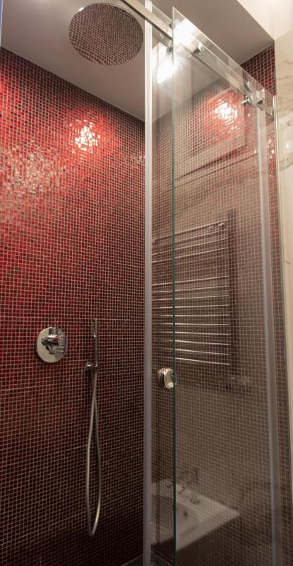 Queen Room with Spa Bath image 4