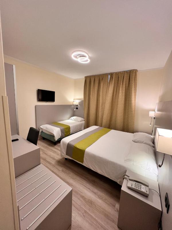 Triple Room image 2