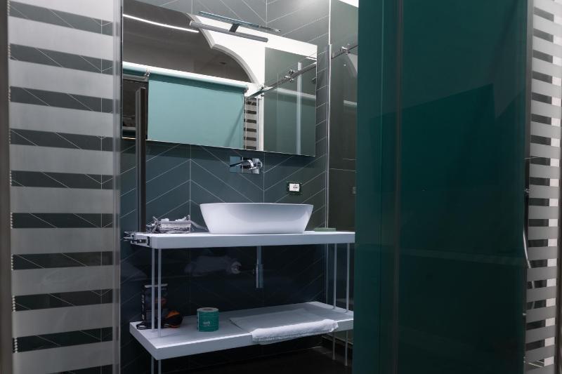 Superior Queen Room image 3