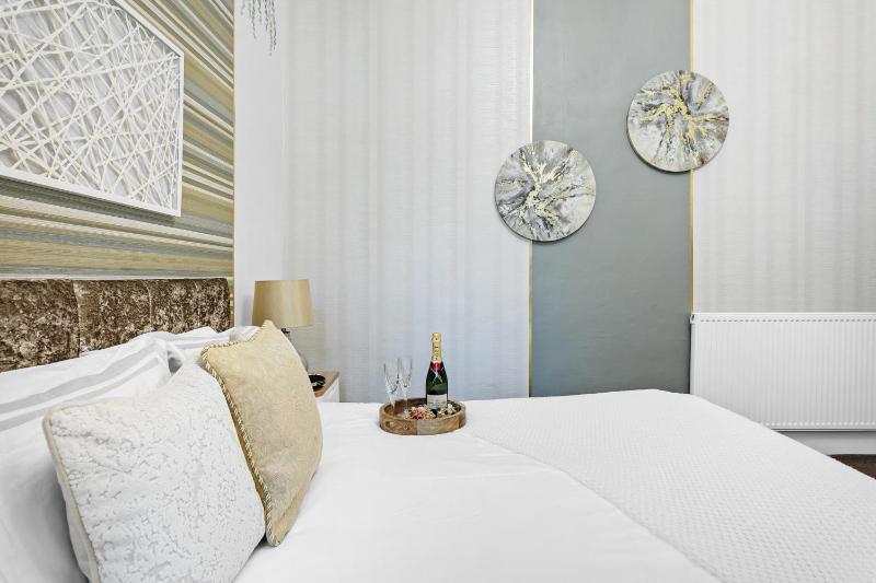 Superior Double or Twin Room - Ground Floor image 3