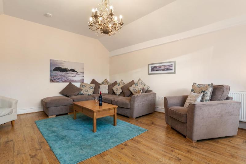 Apartment 4 St Marys House - image 8