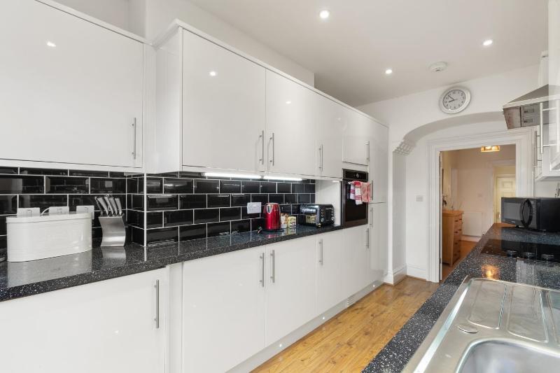 Apartment 4 St Marys House - image 17