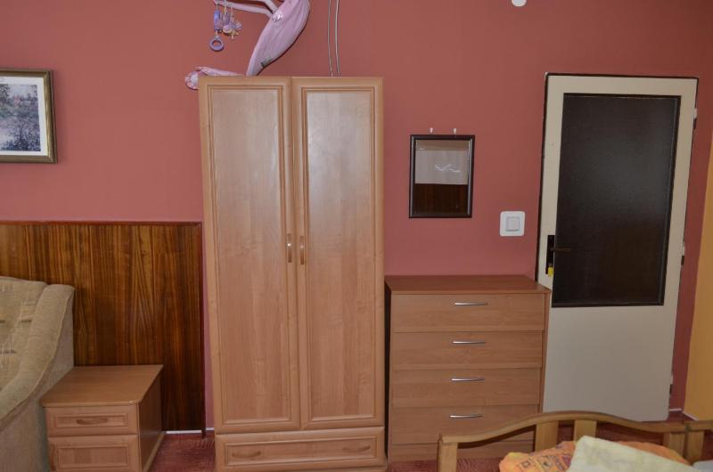 Triple Room with Shared Bathroom image 2