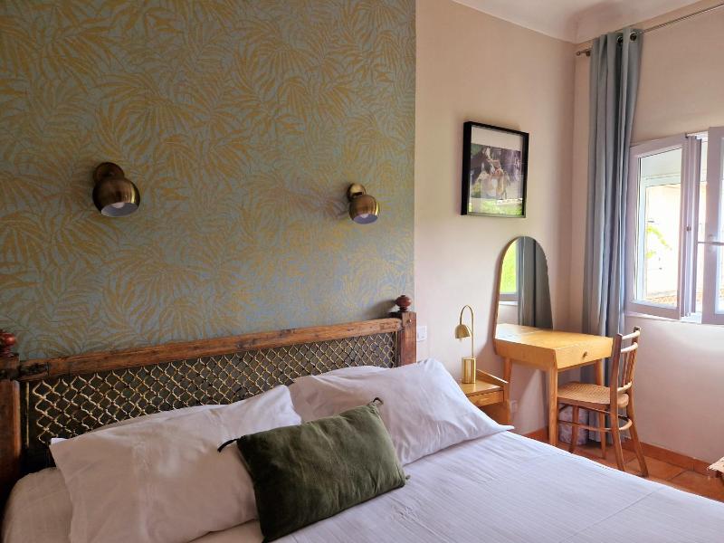 Standard Double Room image 4