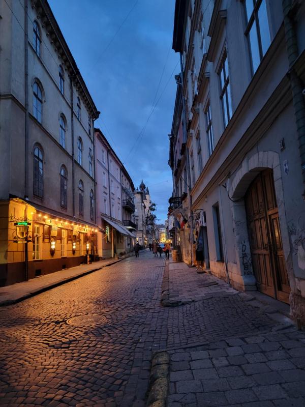 Warm & cozy apartment in the heart of historical Lviv - image 12