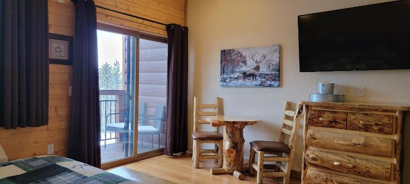 King Room with Balcony image 3
