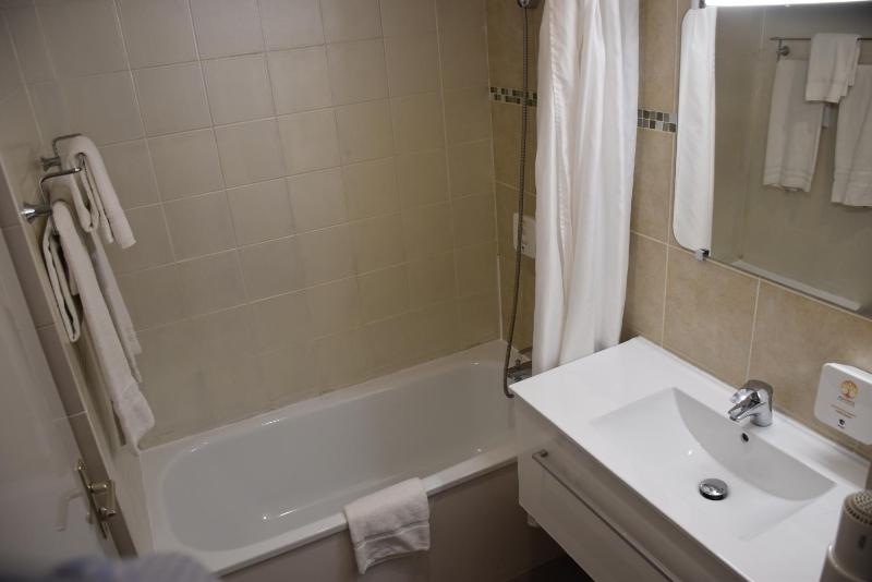 Single Room image 4