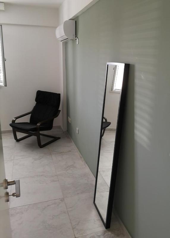 One-Bedroom Apartment image 2