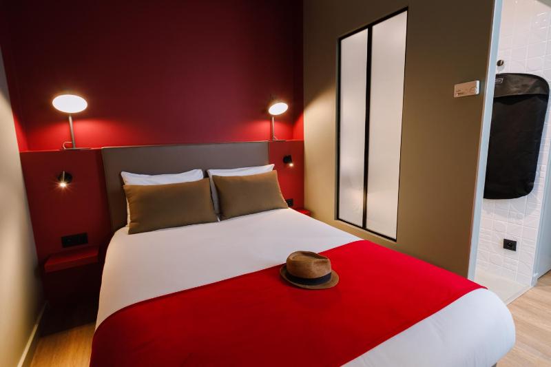 Standard Room image 4